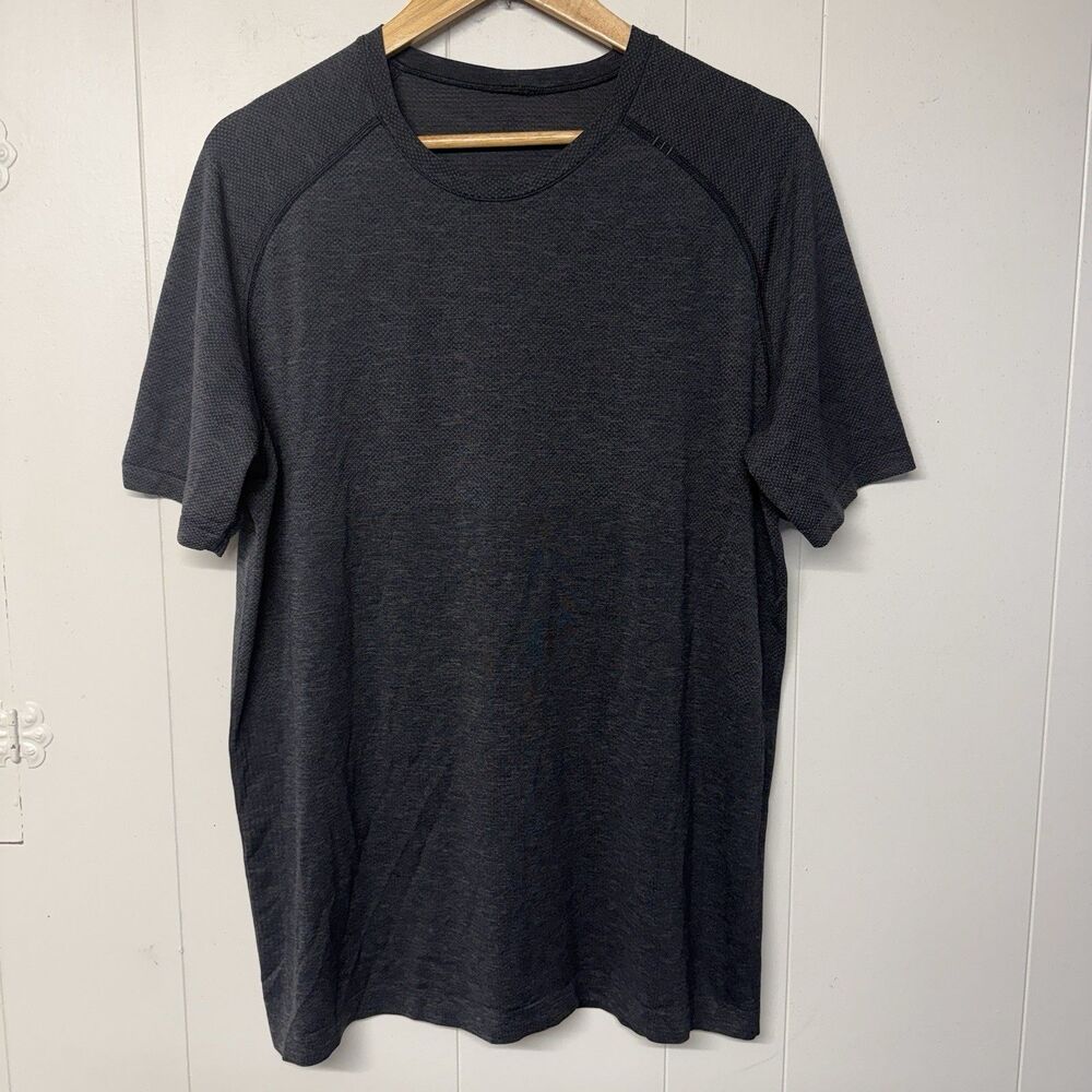 Lululemon Metal Vent Tech T Shirt Top Movement Is Medicine Gray Men XL EUC